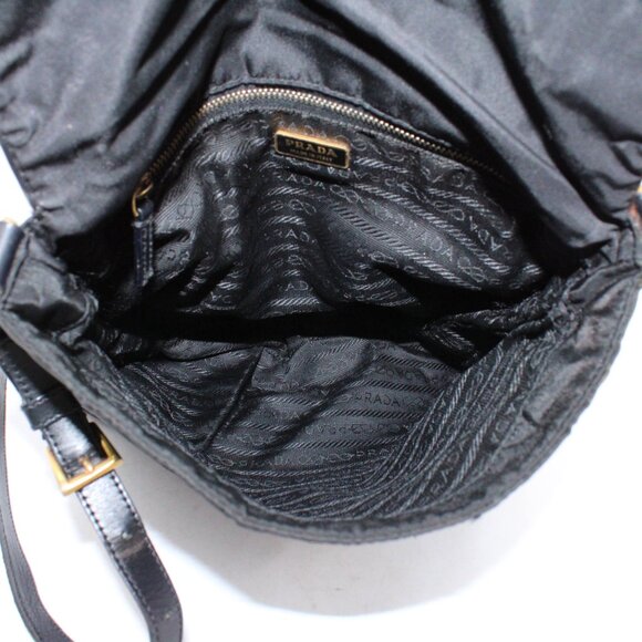 Pre-Owned Prada Nylon Tessuto Shoulder Messenger Bag in Black with Gold Hardware - Picture 11 of 15